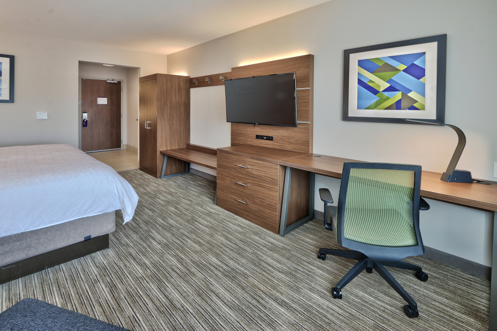 Holiday Inn Express & Suites Albuquerque East by IHG