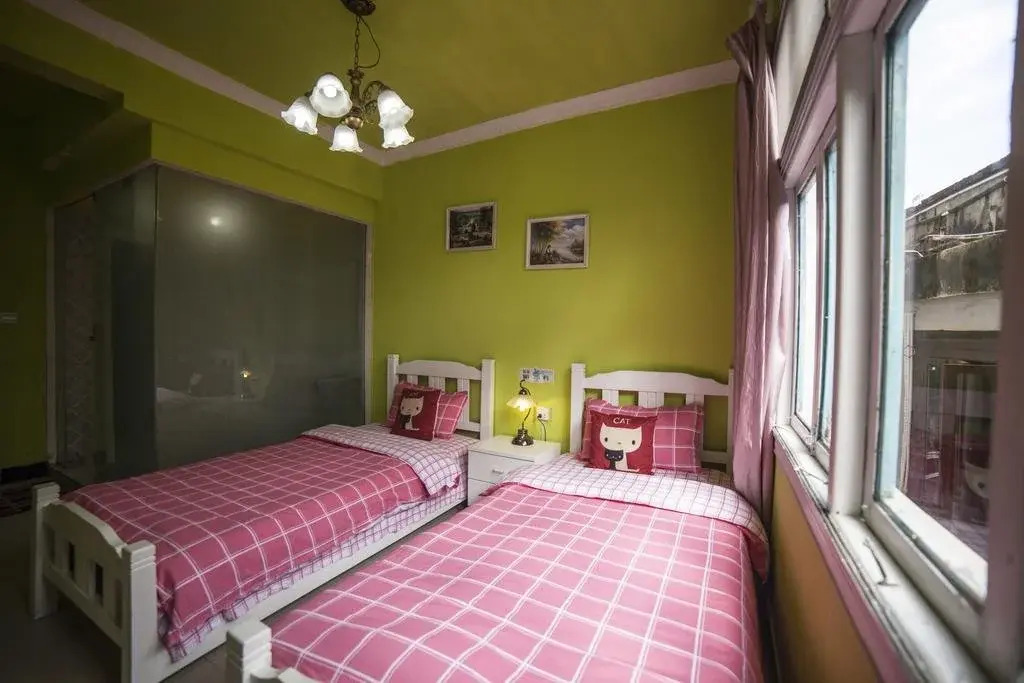 Fenghuang Slowly Time Inn