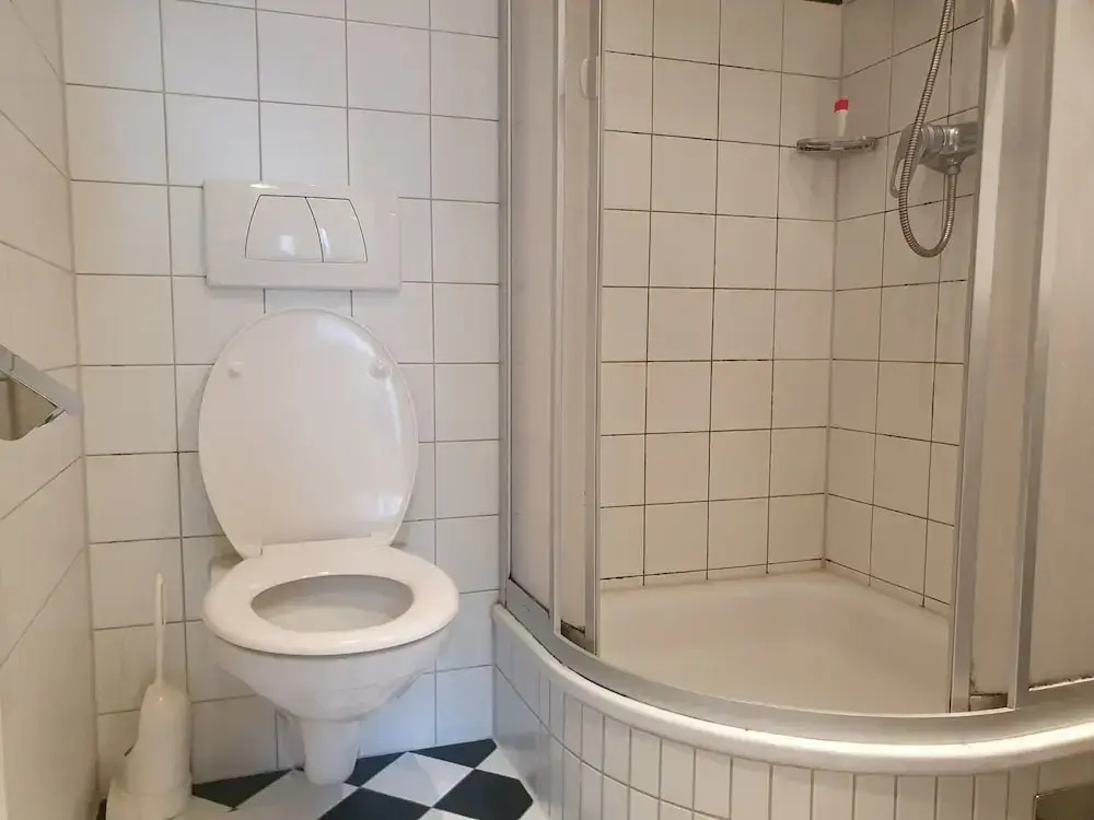 Affordable Central Rooms Near U3