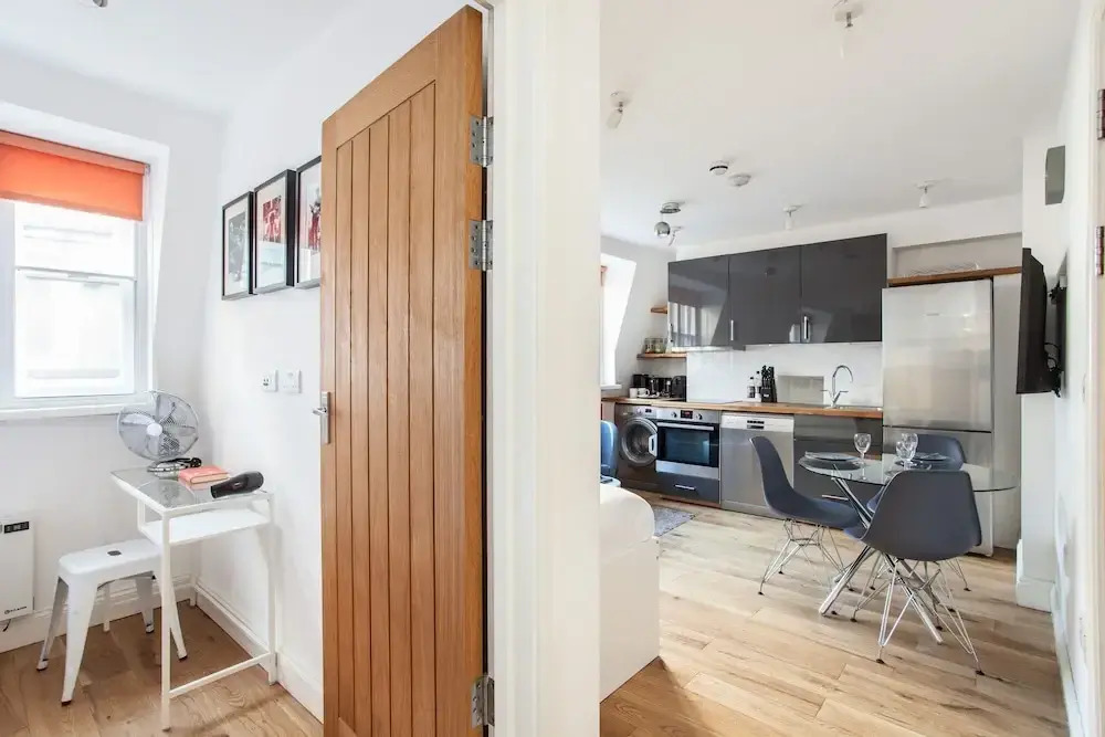 Quality Apartment Shaftersbury Avenue