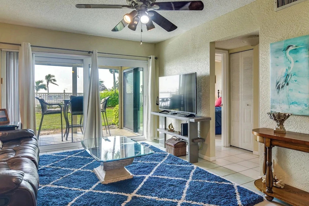 Pool Access! Extended Base 2 Mi to St Pete Beach