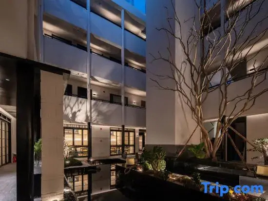 Lanxue   shiny Shanshan Chilai · Snow Mountain View Resort