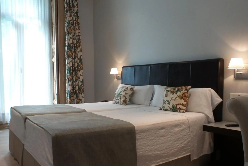 Hotel Moderno Puerta del Sol