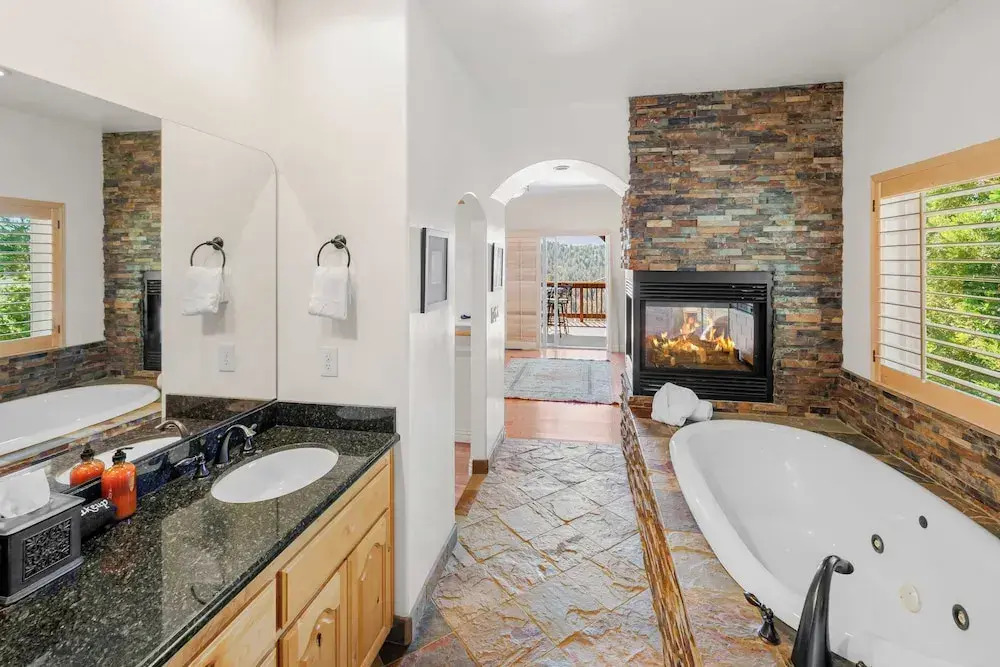 Hot Tub, Fire Pit, Game Room, Amazing Deck Views Sky Canyon Lodge by Avantstay