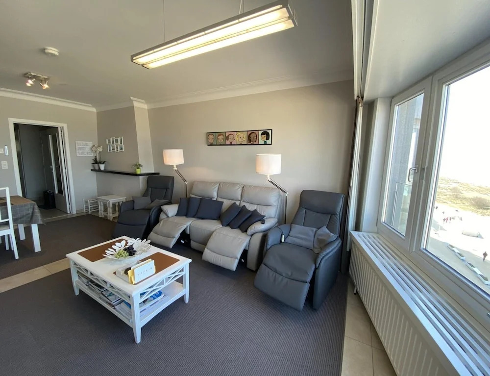 Apartment in Nieuwpoort with Sea Views