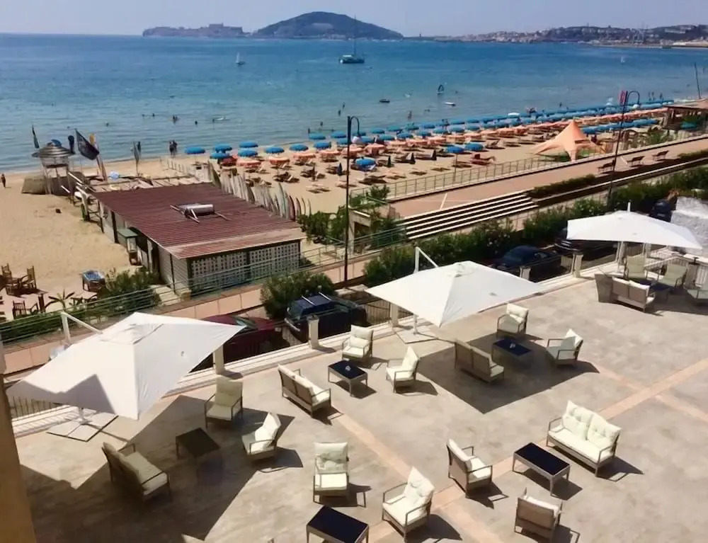 Klaton Beach Hotel