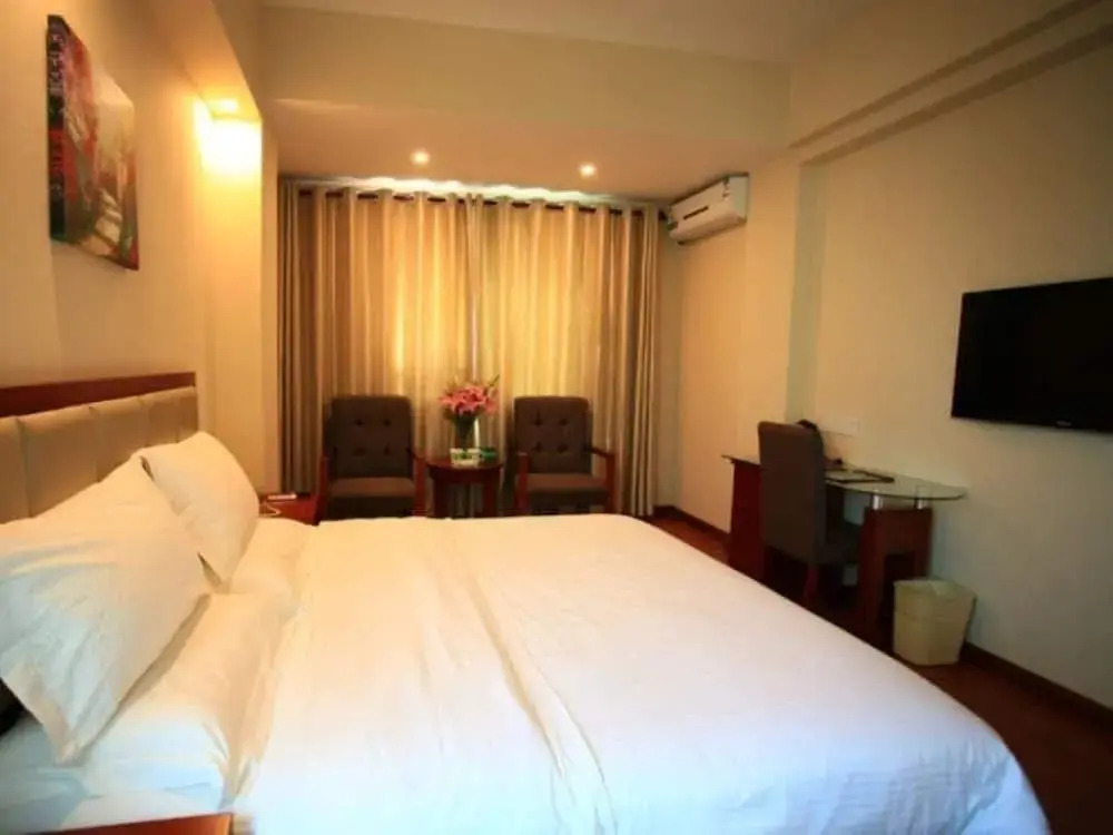 GreenTree Inn Sanya Heping Street Qingren Bridge Express Hotel