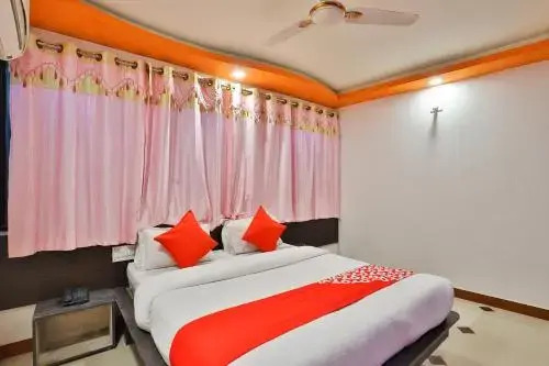 Oyo 24921 Hotel Shree