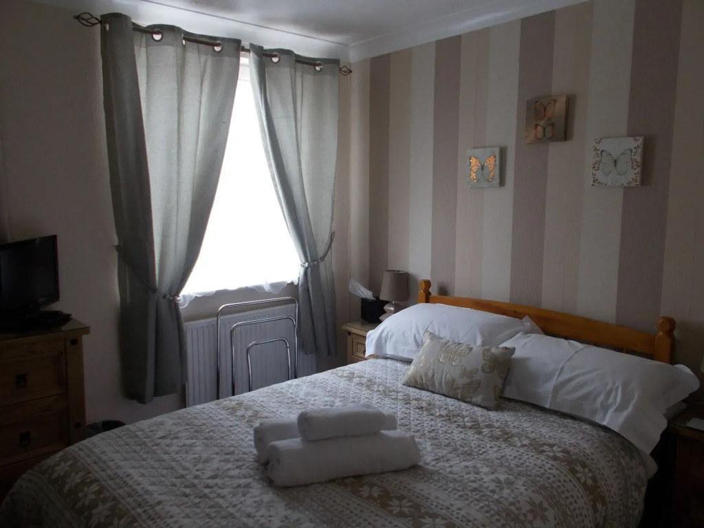 OYO Twins Palms Guest House