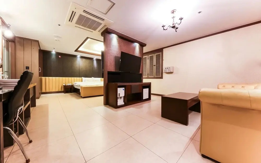 Hotel J-TOP Cheonan