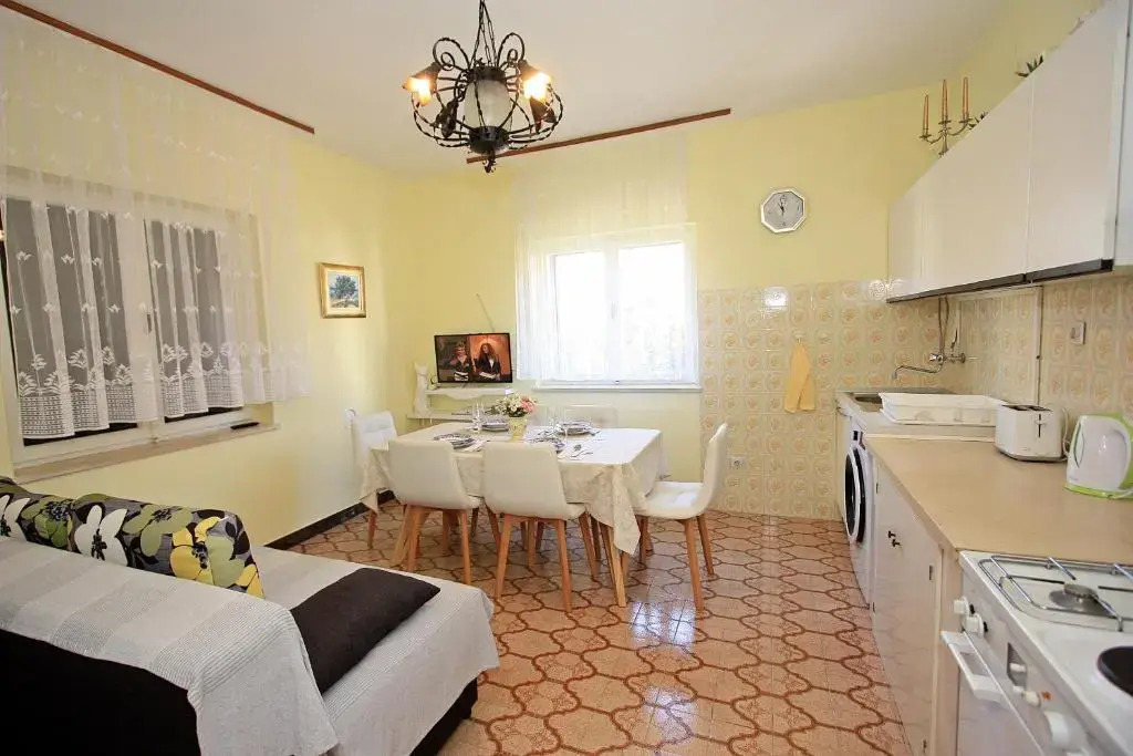 2 Bedrooms Apartment Margarita 4+2