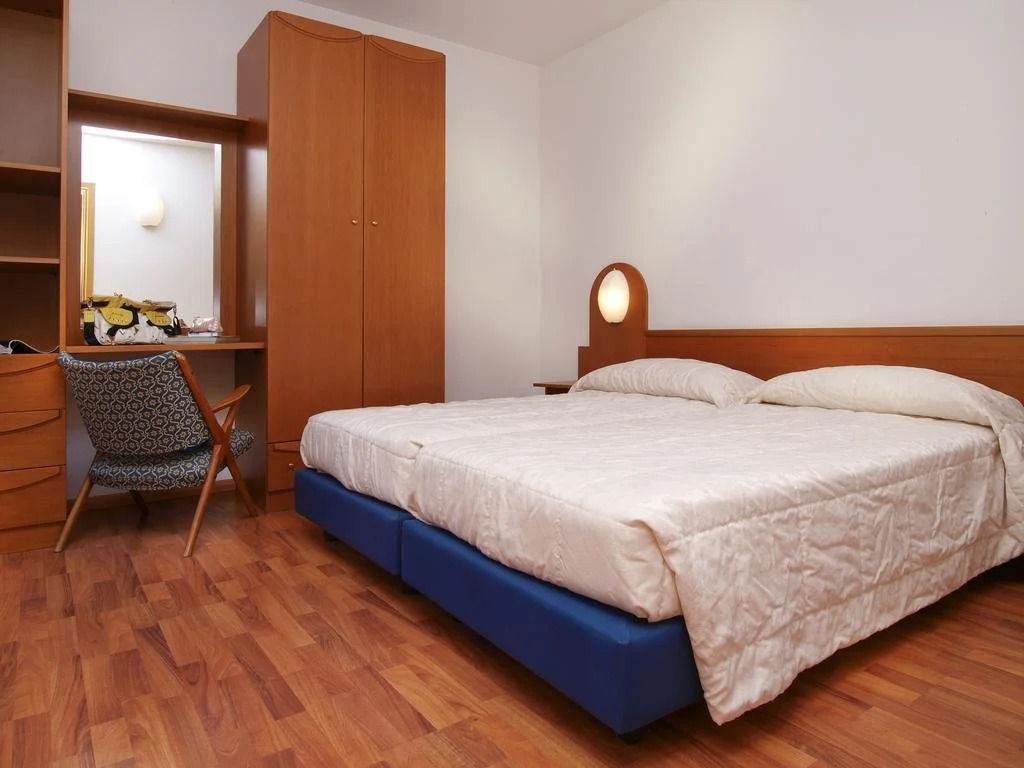 Aparthotel Englovacanze