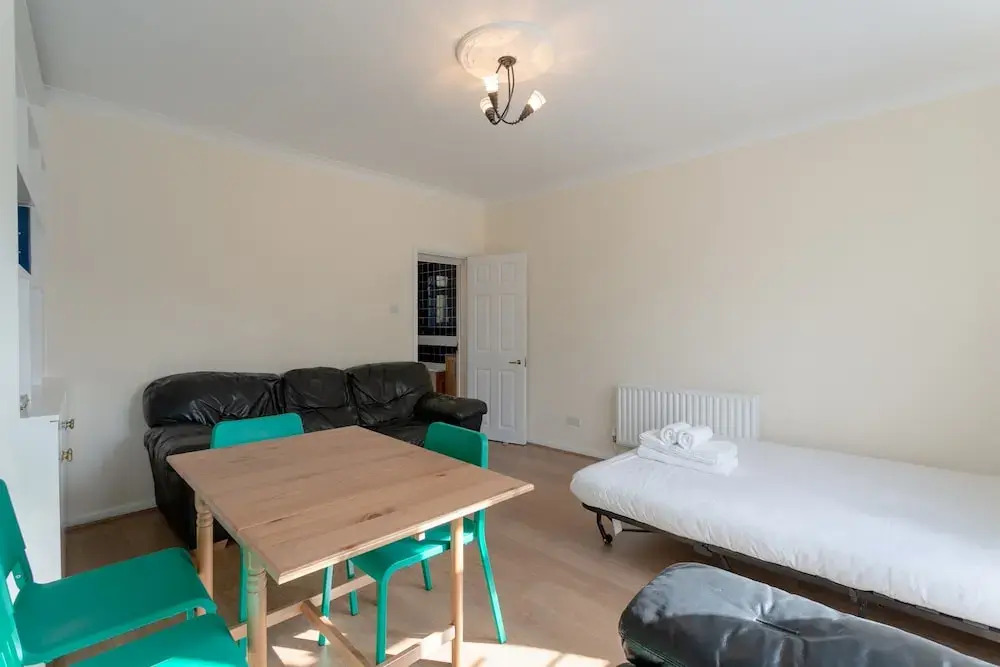 Whitechapel 2 Bedroom Flat