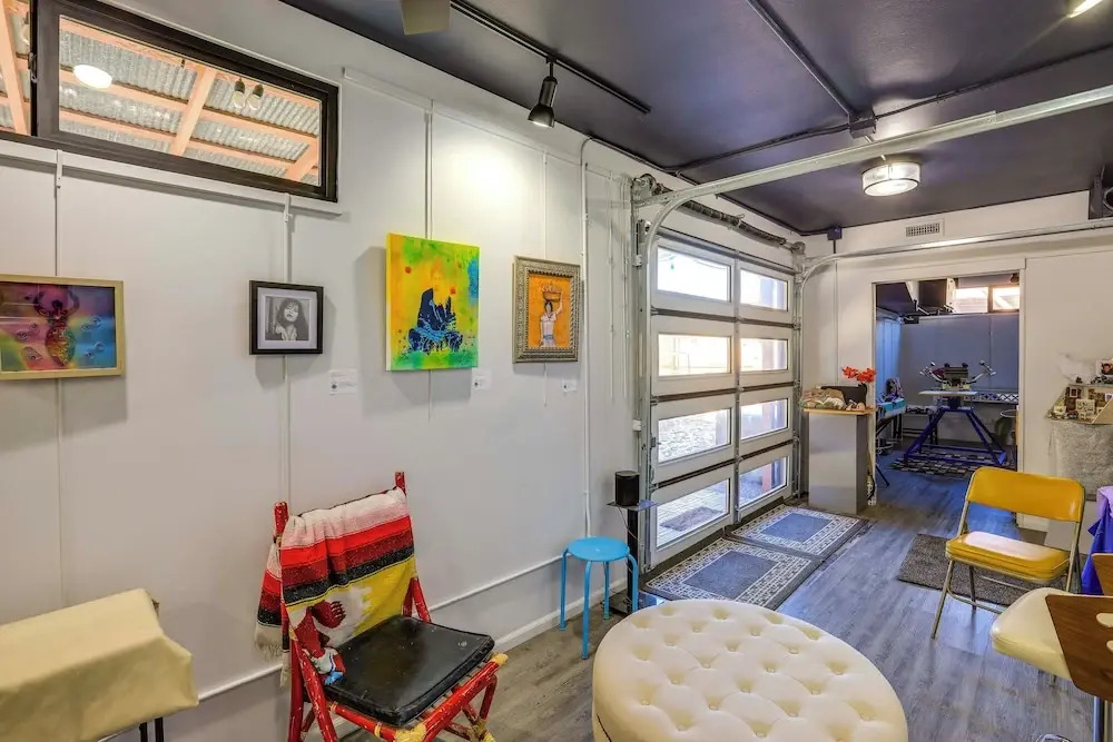 6 Mi to Dtwn Denver: Artsy Home w/ Mtn Views!