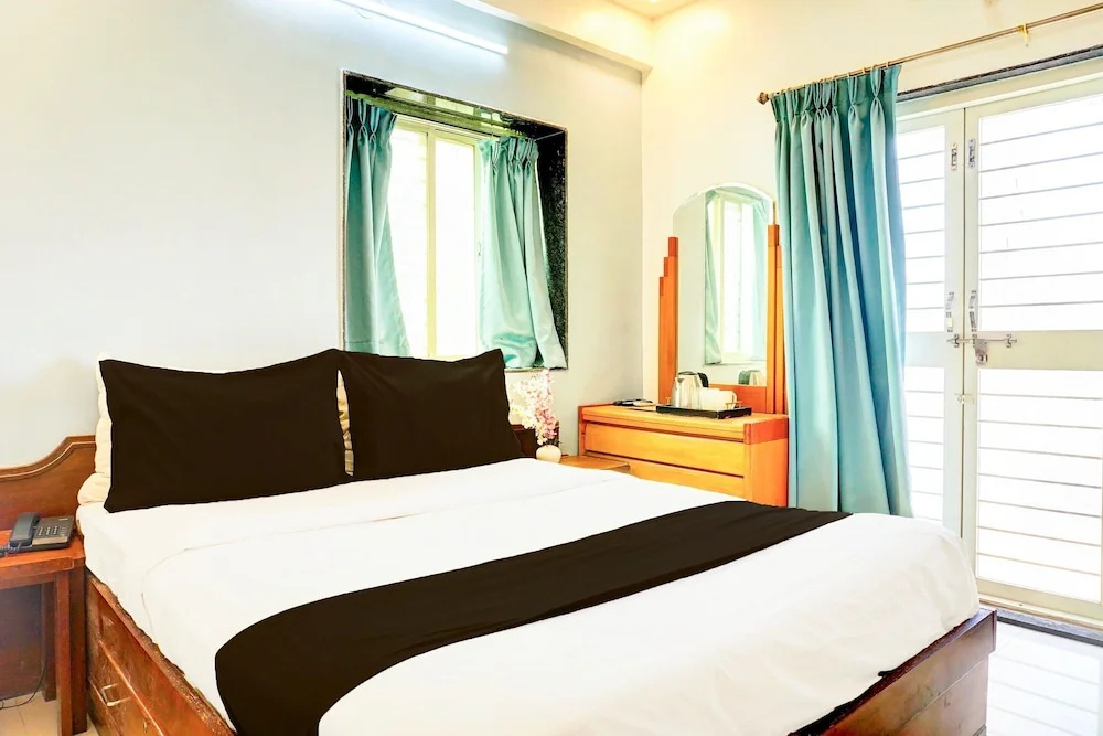 Classic With Balcony Ubale Nagar
