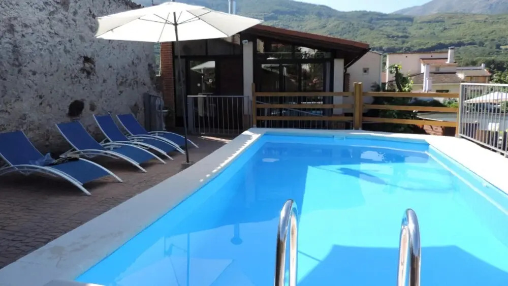 Elegant Villa with Private Pool in Jerte