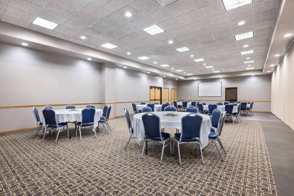 AmericInn by Wyndham Aberdeen Event Center