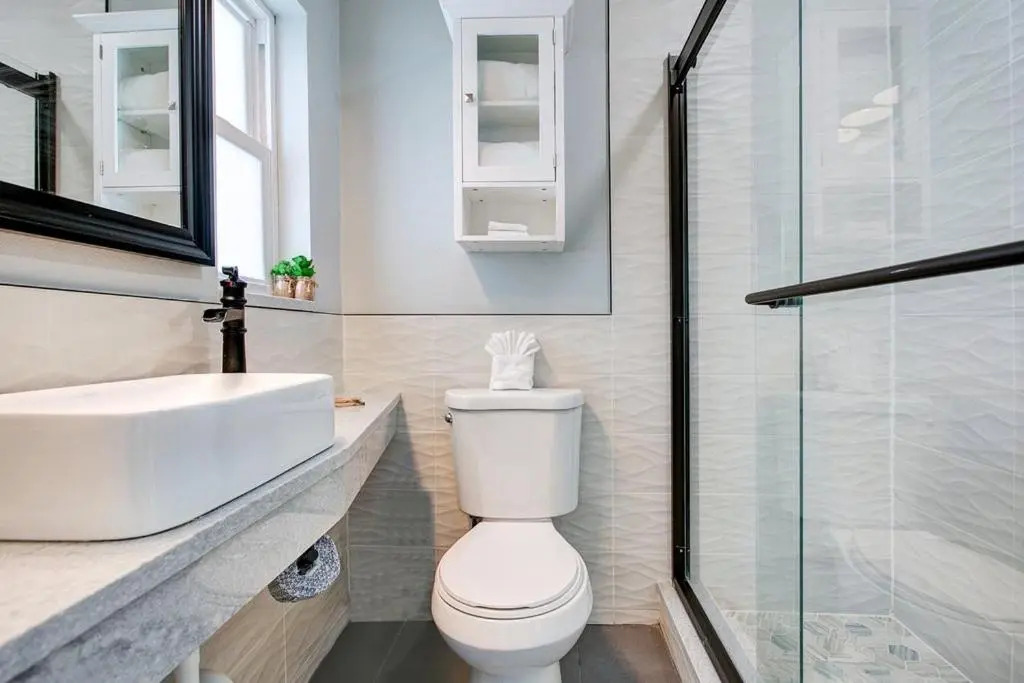 Five Palms Suite 201 - Daily - Weekly - Monthly