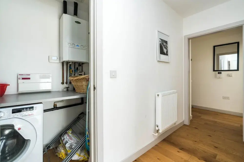 Contemporary 2BD Flat With Balcony - Hackney Downs