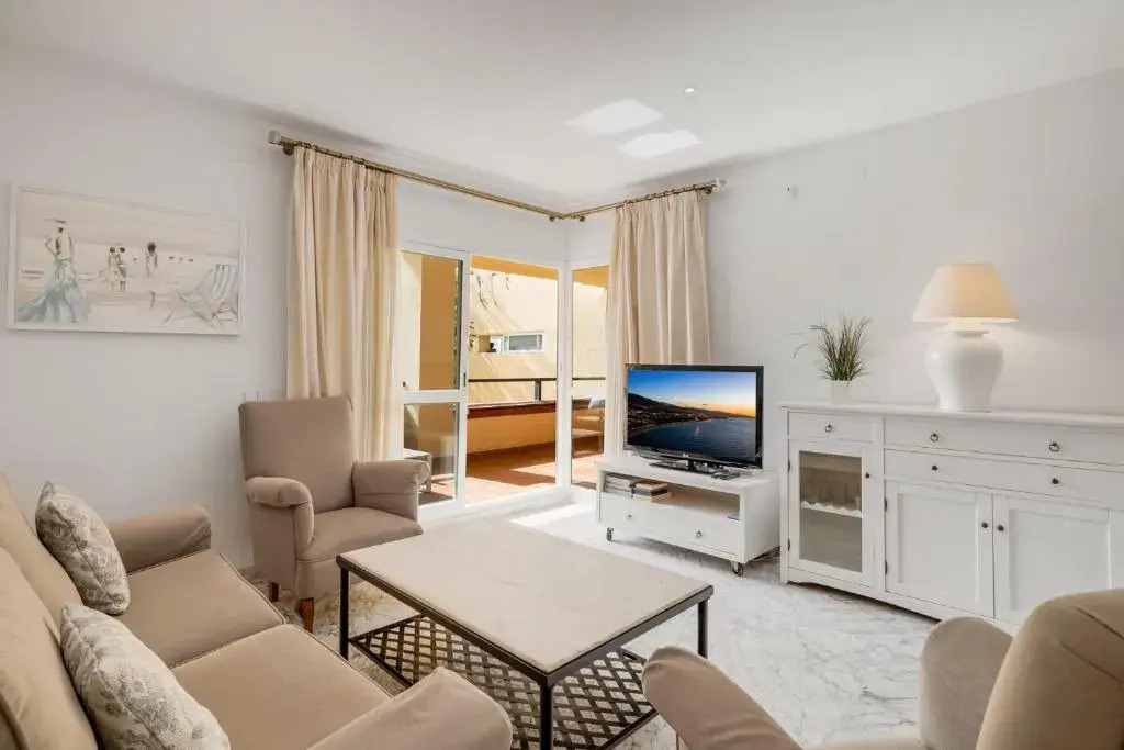 Spacious 3 bedrooms apartment at LAS BRISAS