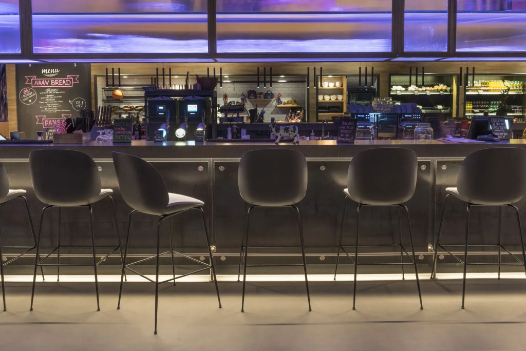 X Hotel