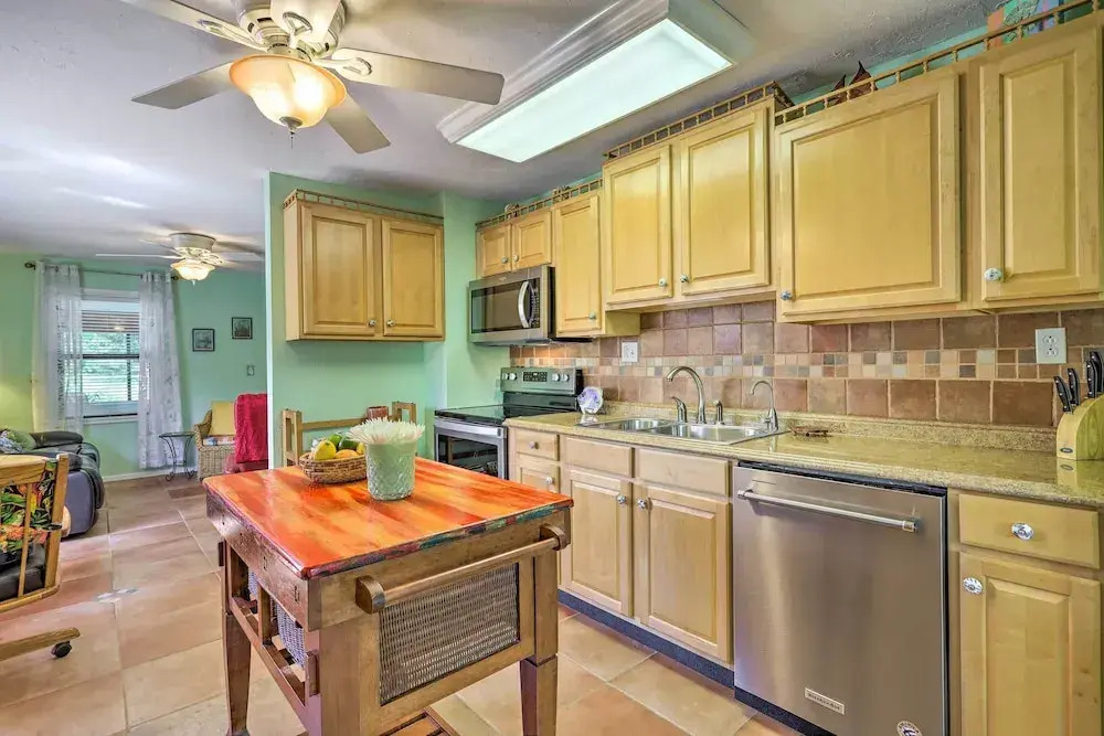 Vibrant Rockledge Home ~ 2 Mi to Cocoa Village