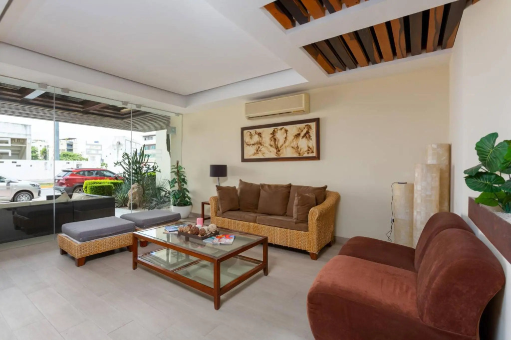 Affordable 1 Bedroom Condo For Families - Near 5th