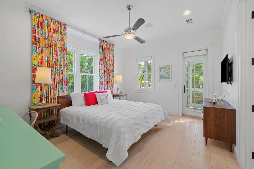 "sun Haven" In Watercolor Golf Cart Included! 4 Bedroom Home by RedAwning