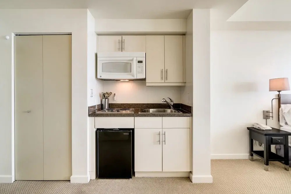 Million Dollar Ocean View Luxury Studio w/ Balcony + FREE PARKING
