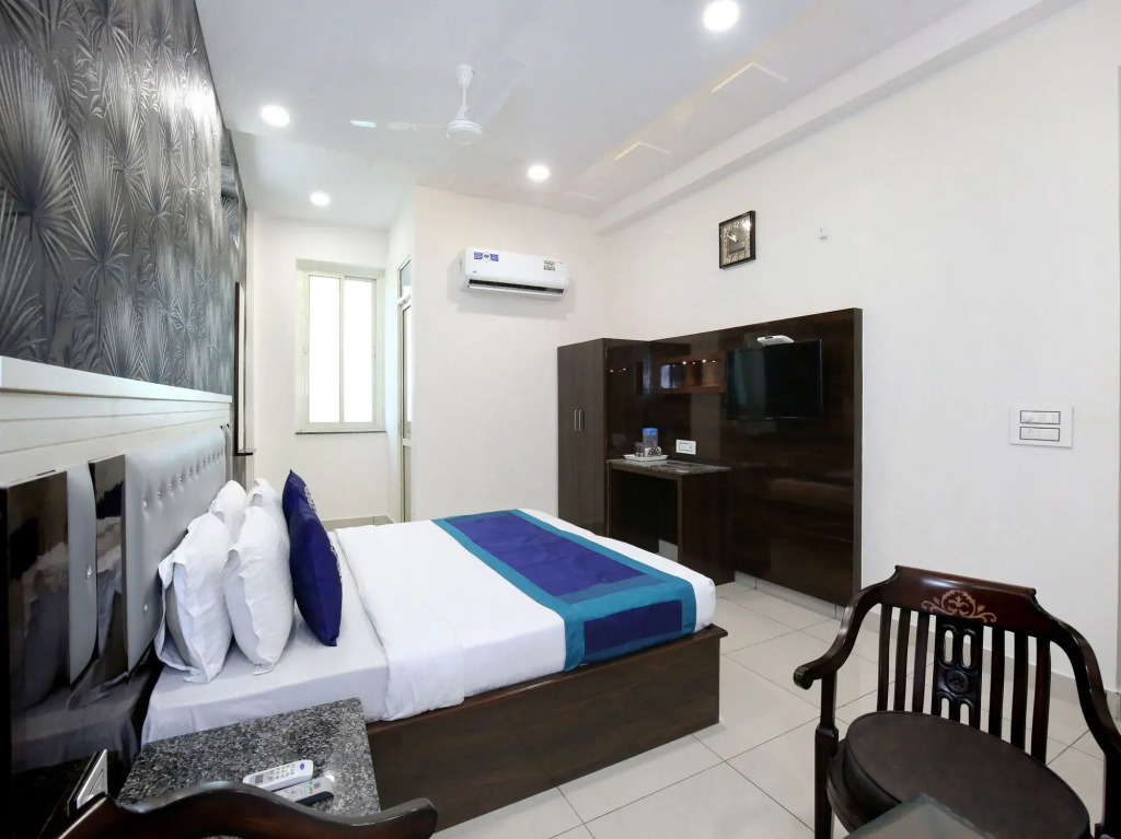 Hotel Oberoi By OYO Rooms