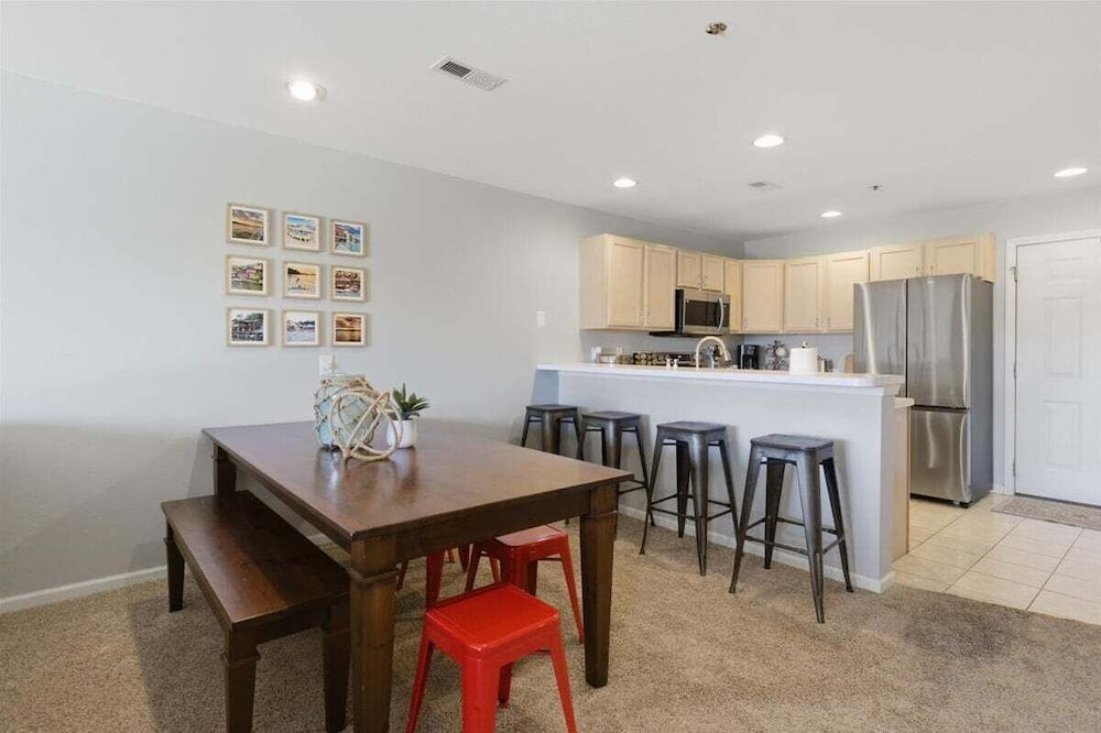 Beach Area, 2 Pools, Pet-friendly Condo at 20.5mm