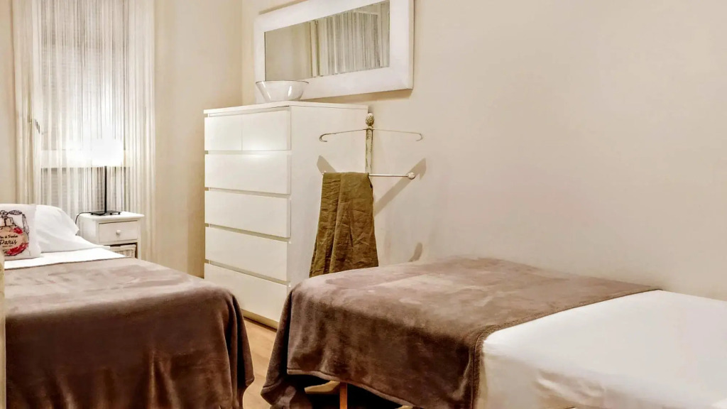 Charming 3BR & sunny Terrace in Eixample - Noname