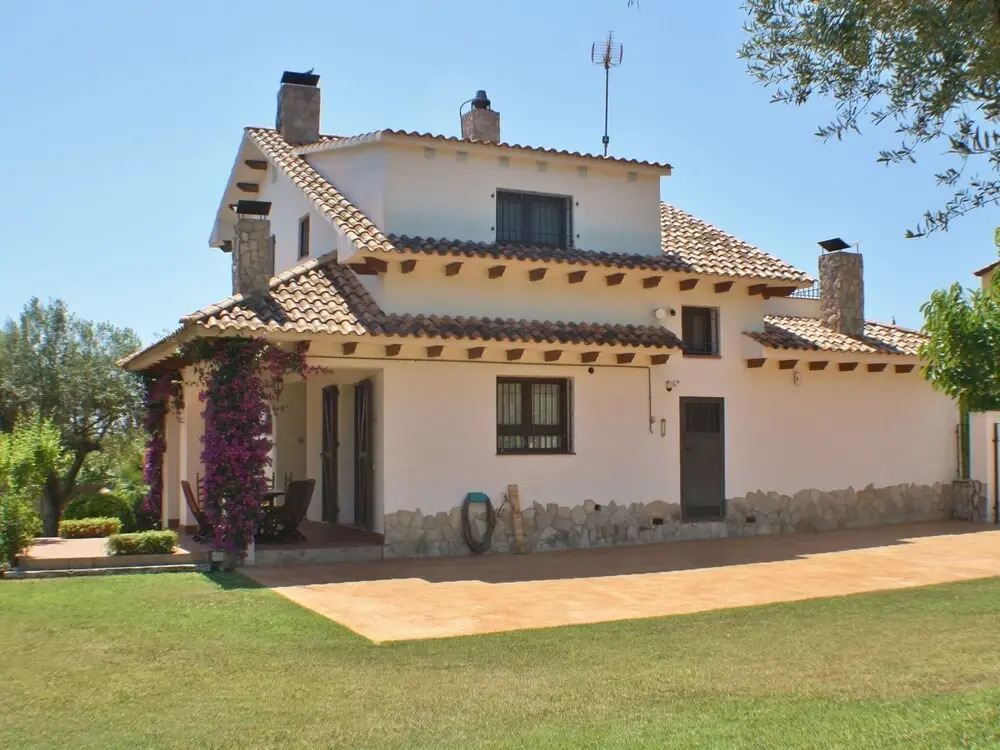Captivating Villa in El Vendrell With Swimming Pool
