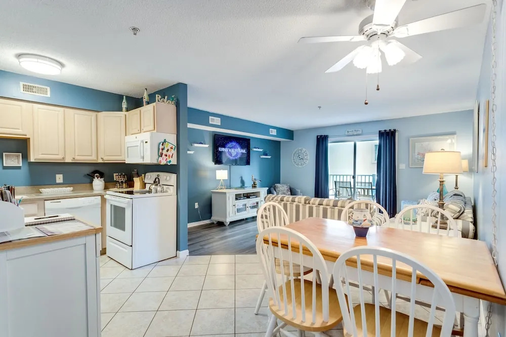 Marylander Condominiums, 90 steps from the beach