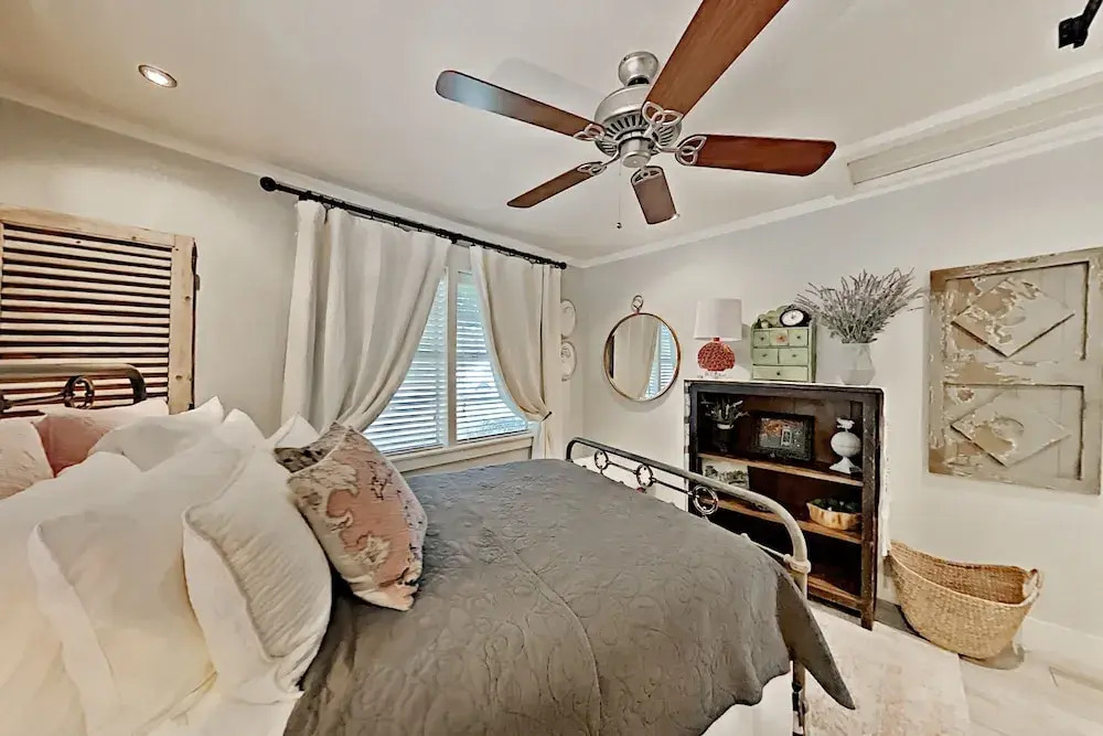 Charming W/ Chic Decor -- Walk To Downtown 3 Bedroom Home