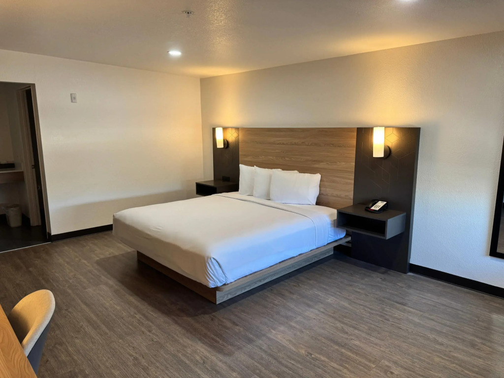 Rodeway Inn & Suites Rancho Mirage - Palm Desert Area