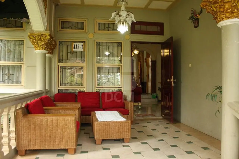 Villa Kota Bunga Allamanda
