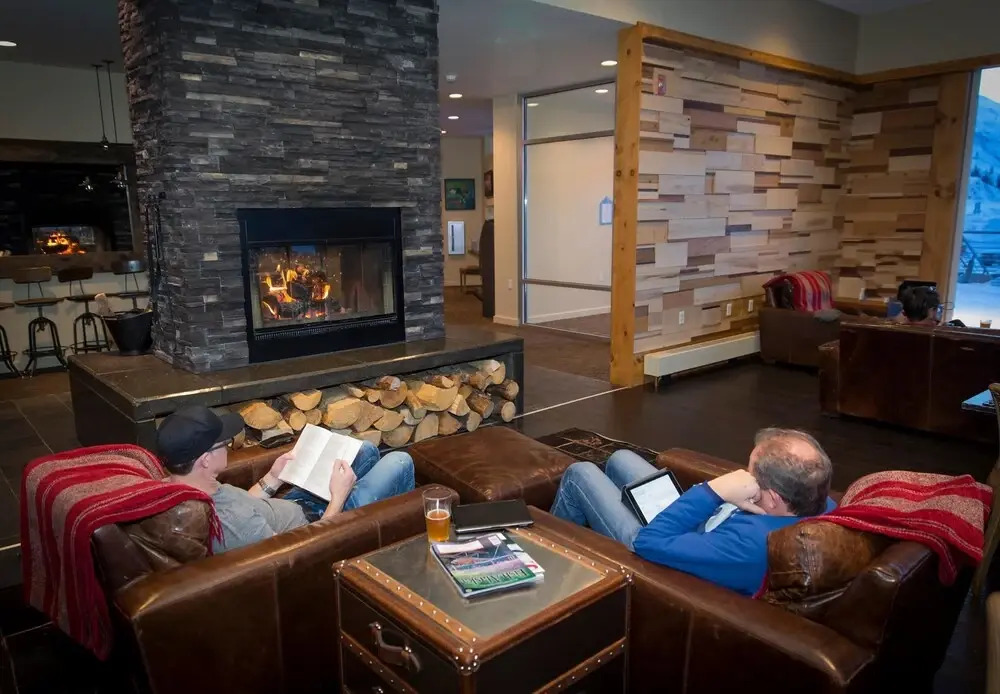 Tsaina Lodge
