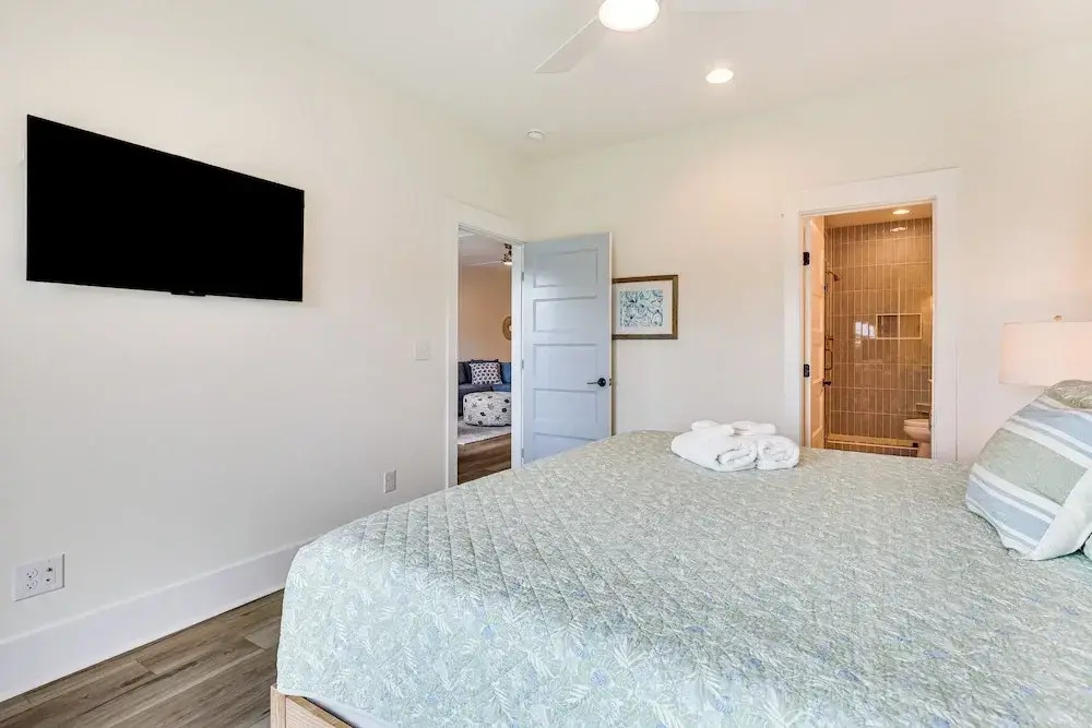 Walk to the Waves: Coastal Kure Beach Retreat