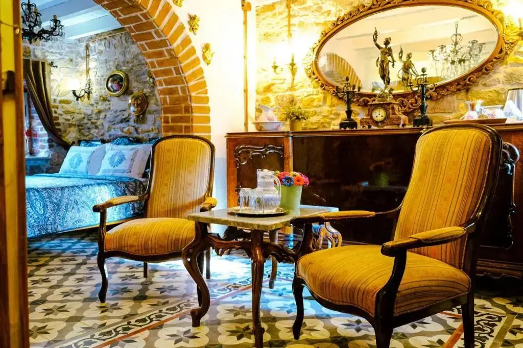 Cunda Fatma Hanim Konagi(15 Adult only)