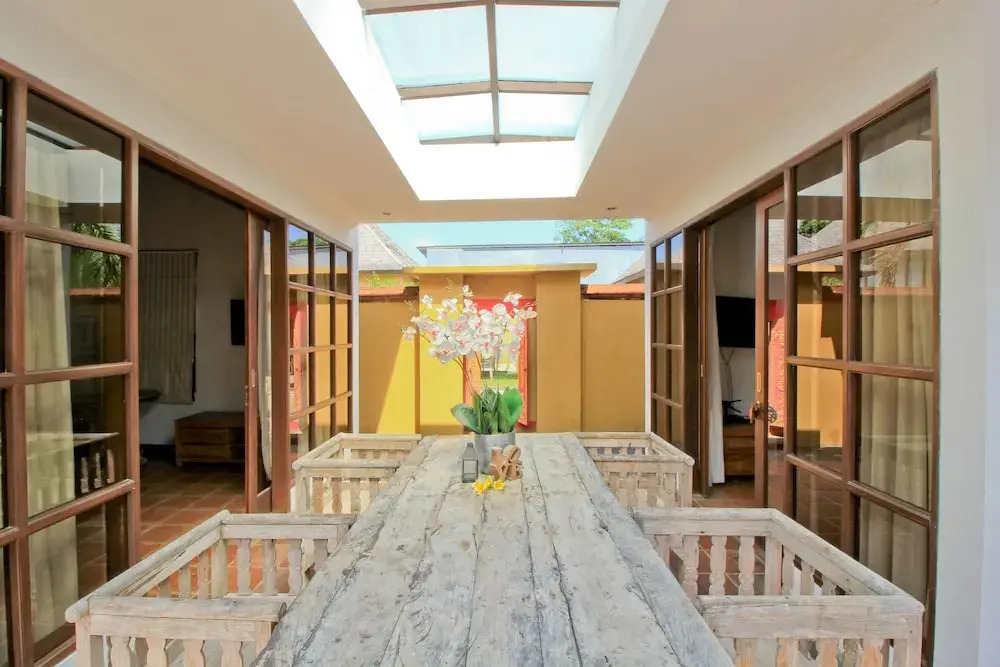 Villa Mimpi - Spacious Luxury 1BR Villa with Pool, 350m from the Beach