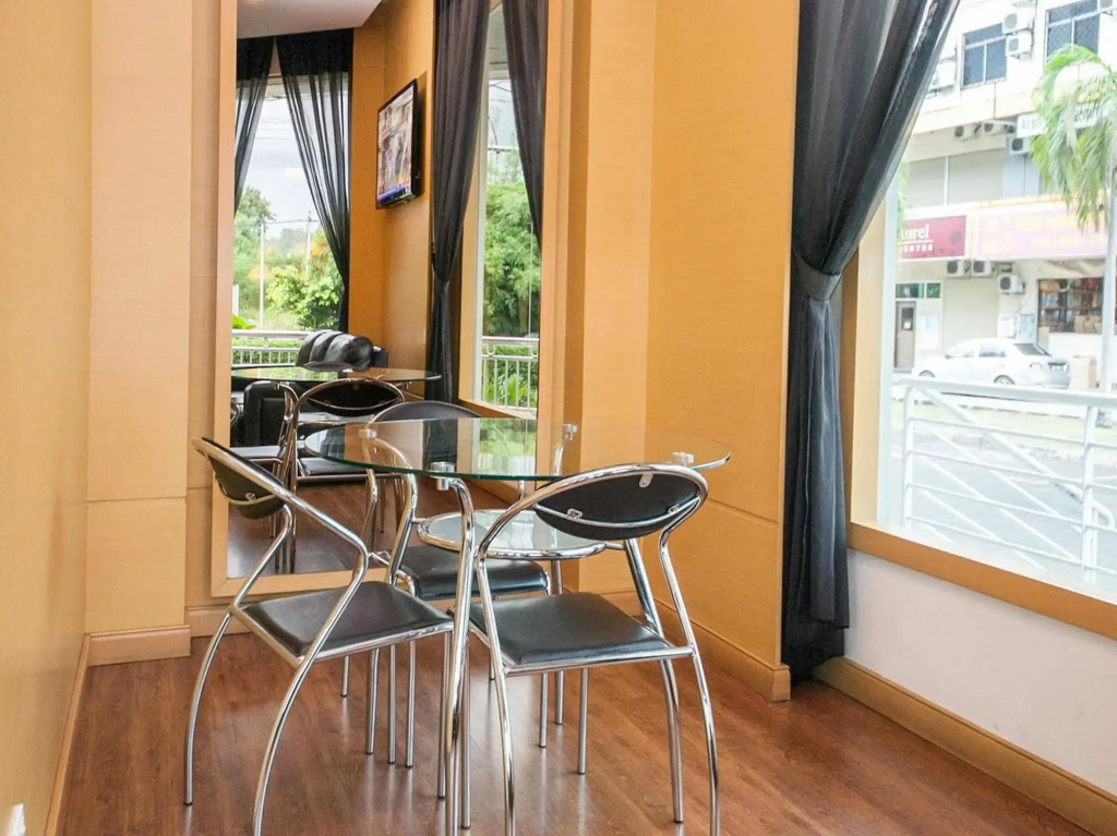 OYO Rooms Bundusan Commercial Centre