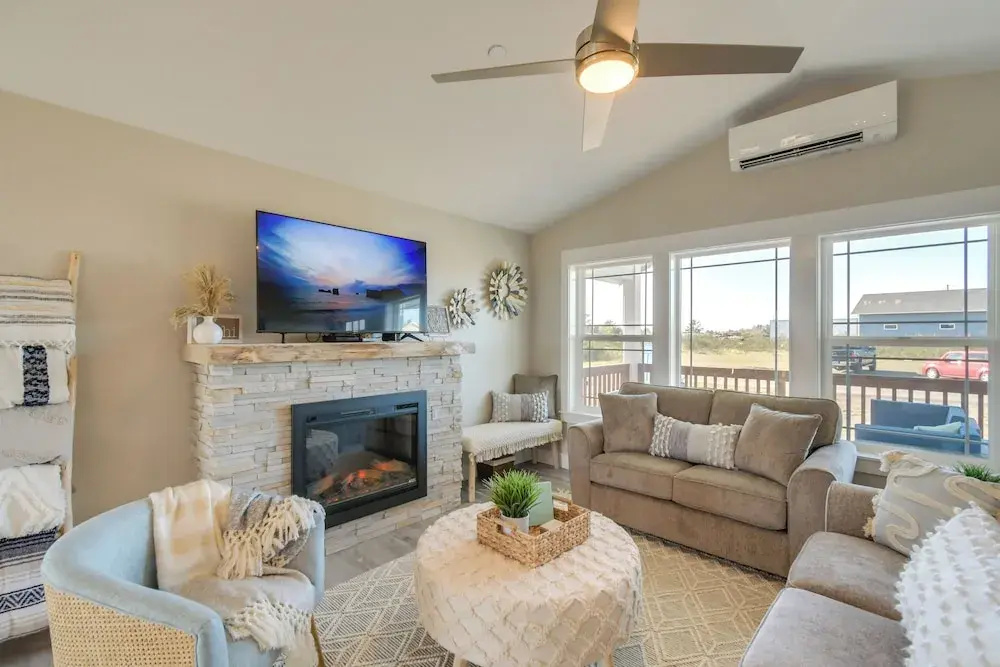 Pet-friendly Retreat w/ Fenced Yard, Walk to Beach