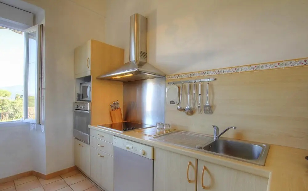 House With 2 Bedrooms in Pietrosella, With Wonderful sea View, Enclosed Garden and Wifi
