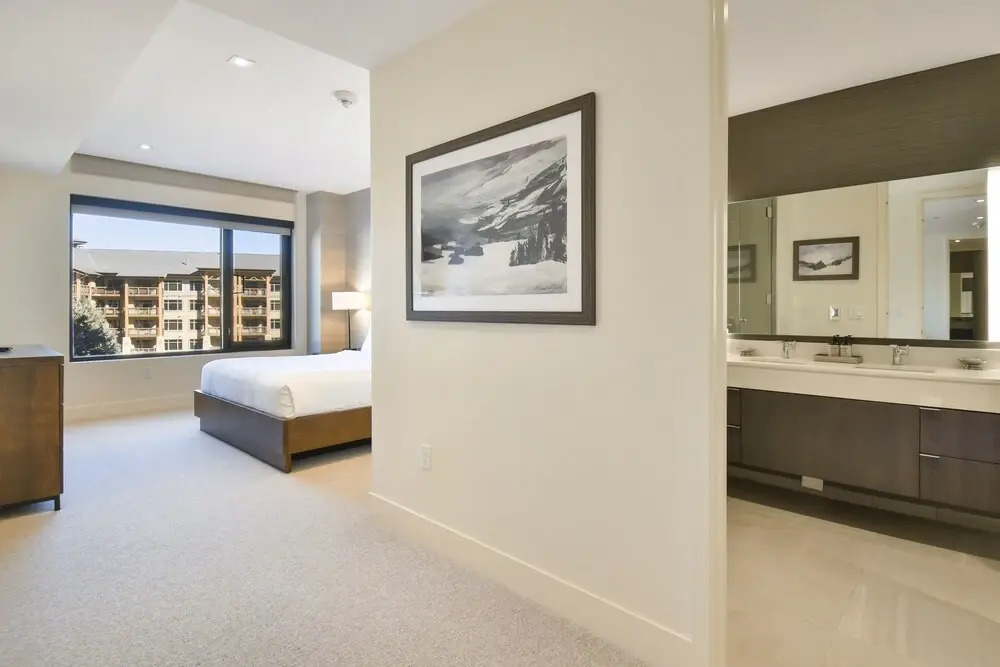 Modern & Luxurious 2 Br - Ski In/ski Out! 2 Bedroom Condo by Redawning