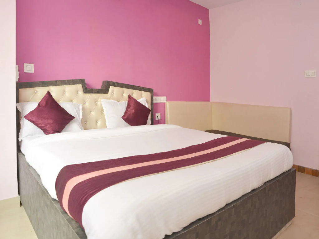 OYO 14487 Hotel Stay Inn