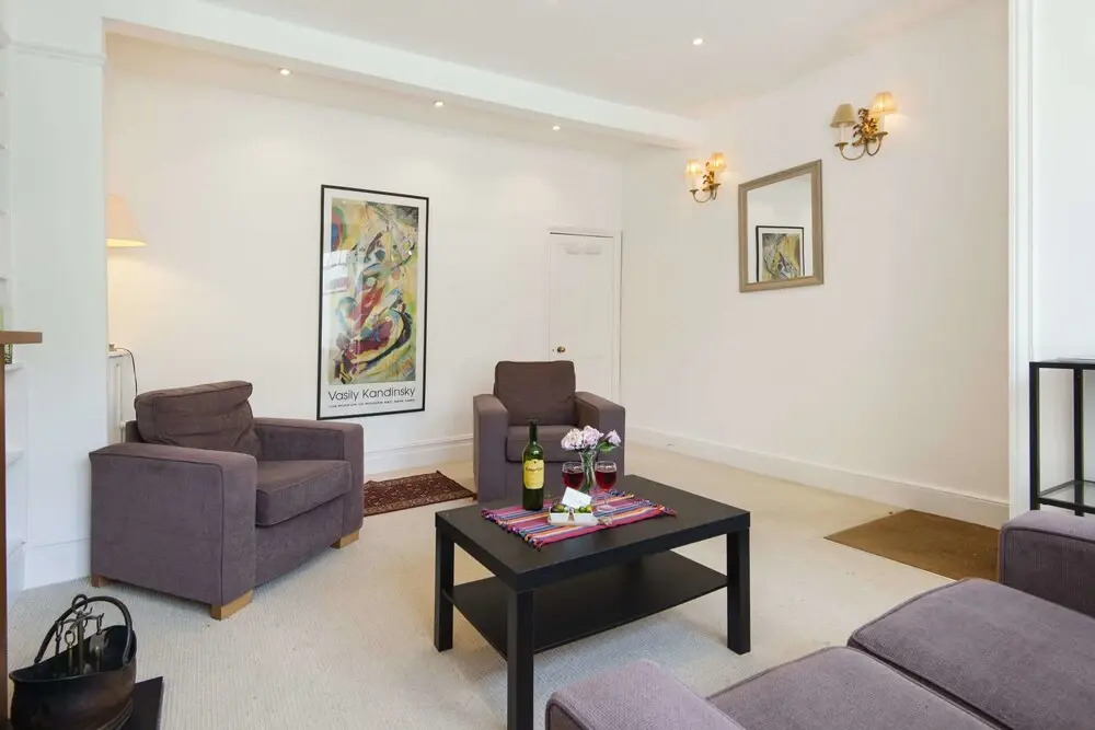 The Homey Shepherd's Bush House - ABE