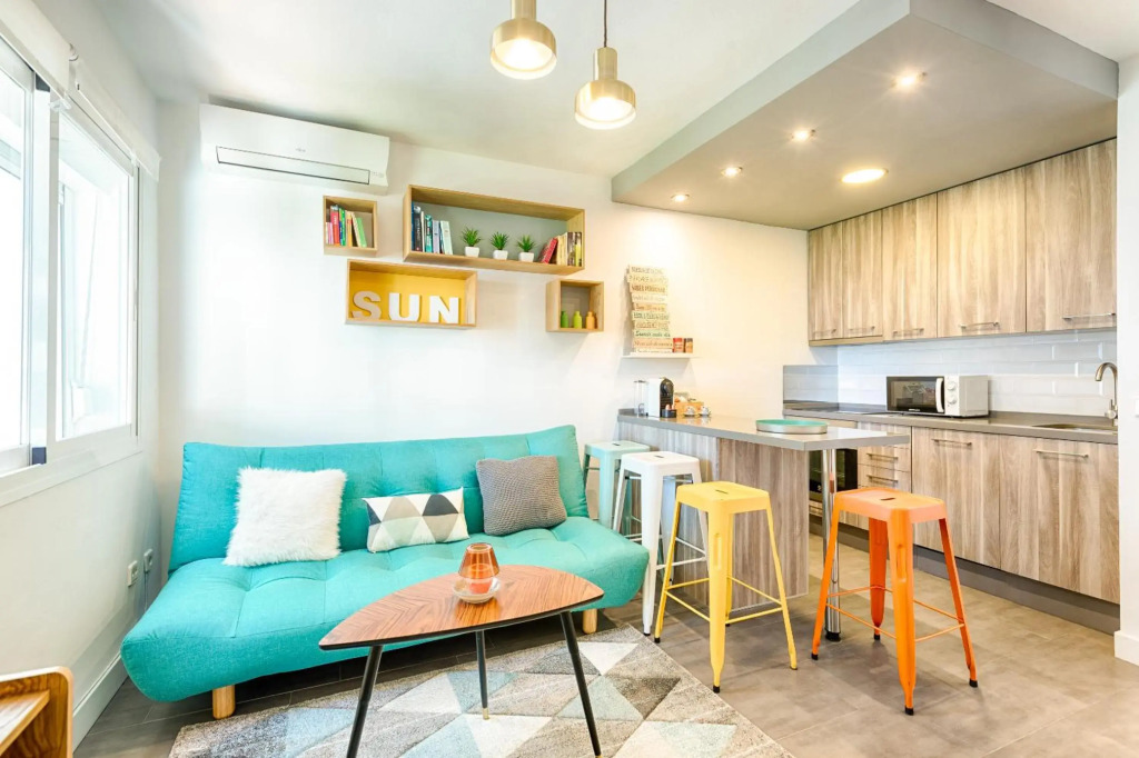 Beachside cosy apartment with pool