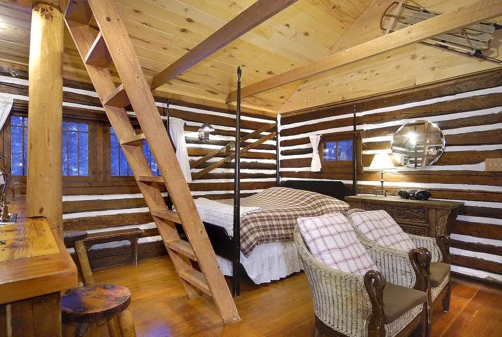 Pioneer Guest Cabins