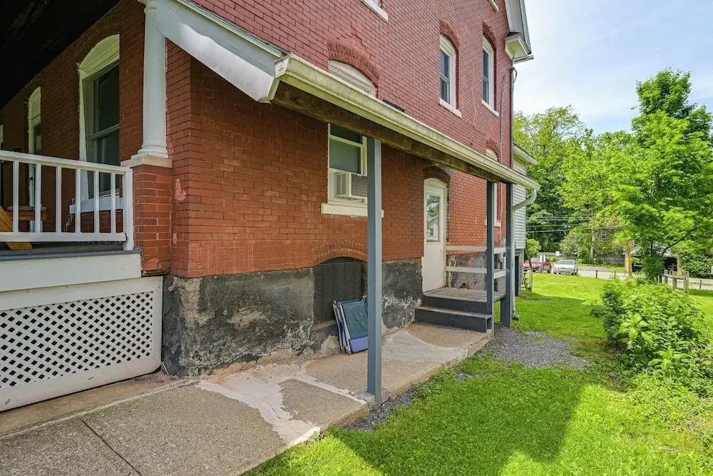 State College Apartment: Walk to Beaver Stadium